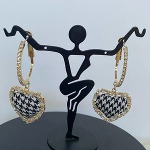 NEW Houndstooth Pattern Heart-Shaped Earrings with Rhinestones
